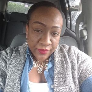 Meet your Posher, Dena